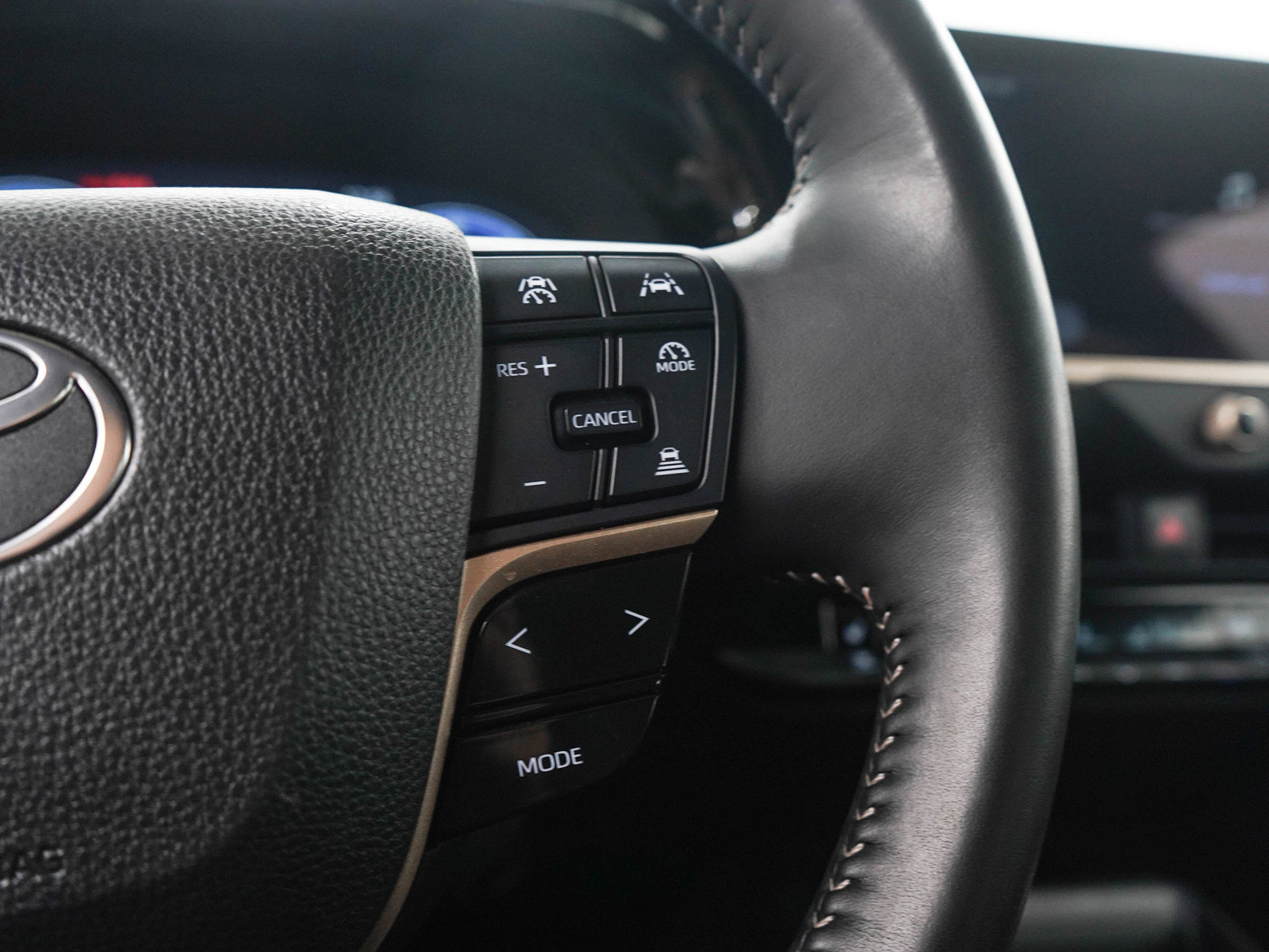 Used 2025 Toyota Crown Signia AWD/4WD image 27
