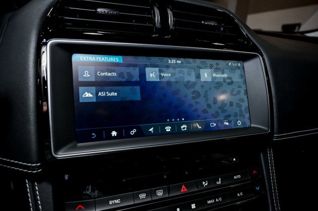 Used 2019 Jaguar F-PACE R-Sport image 39