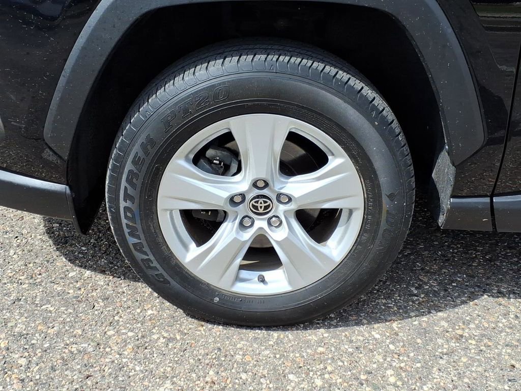 Used 2021 Toyota RAV4 XLE w/ XLE Grade Weather Package image 9