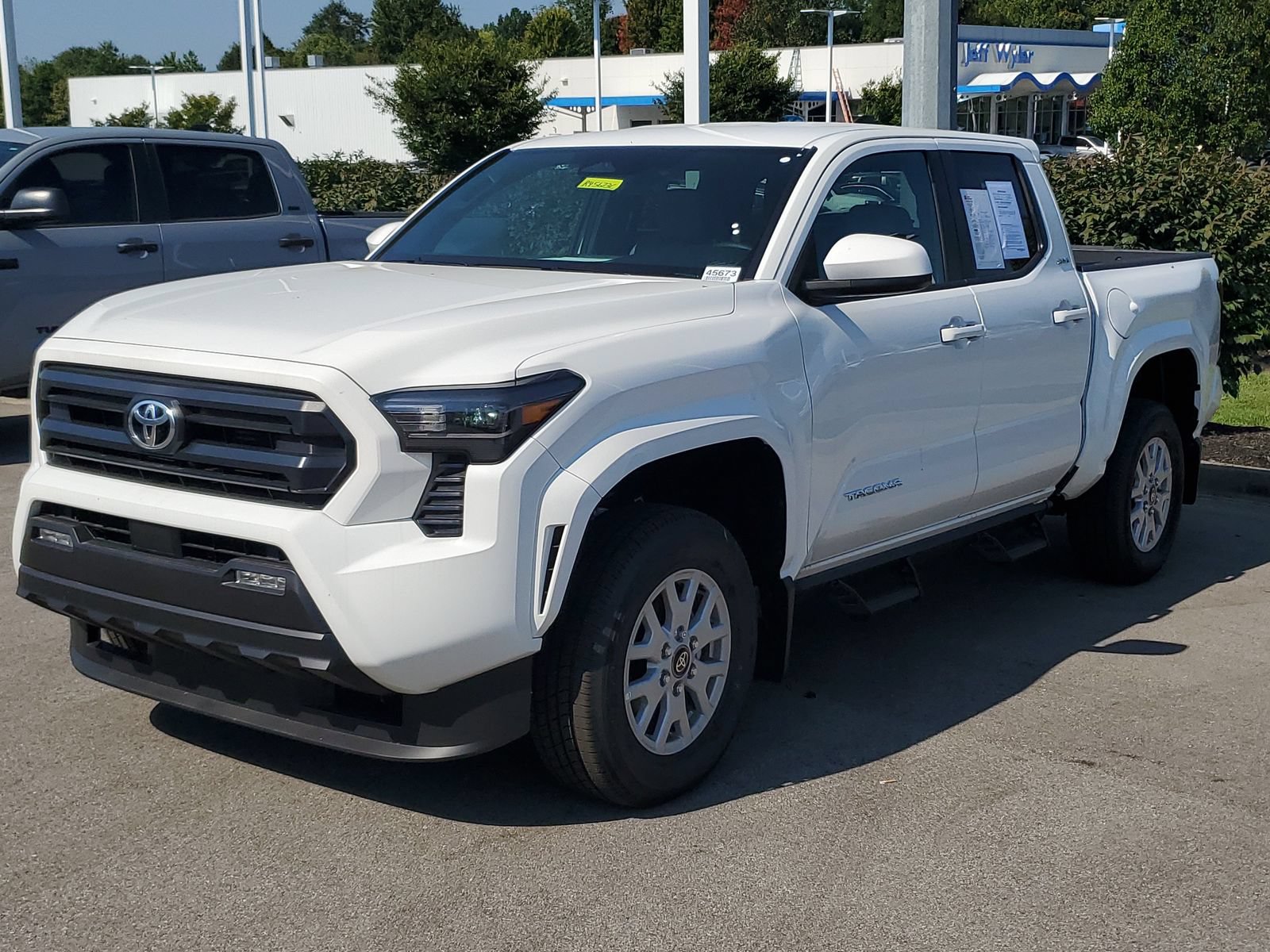 Certified 2026 Toyota Tacoma SR5 AWD/4WD image 2