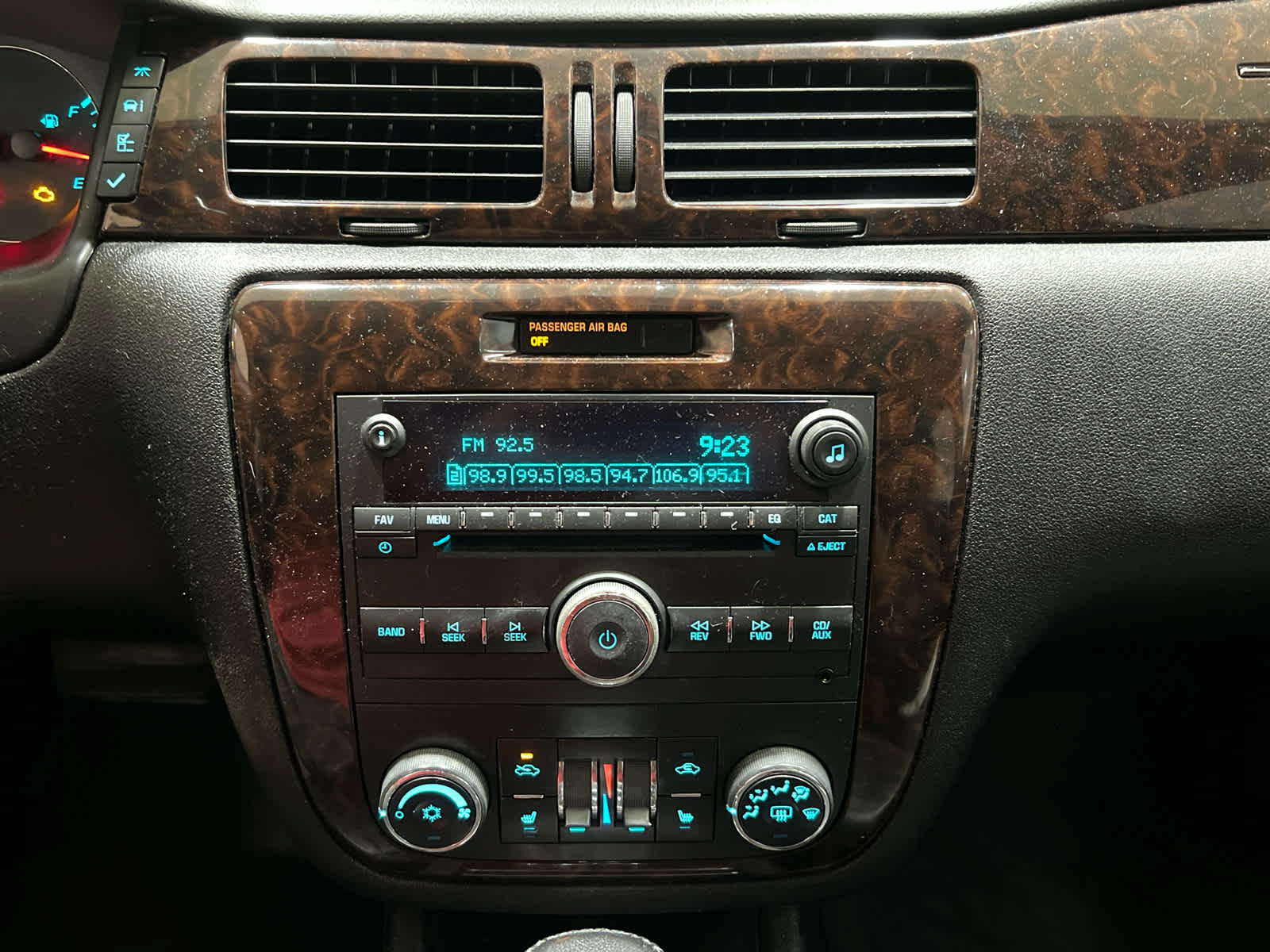 Used 2013 Chevrolet Impala LTZ FWD image 15