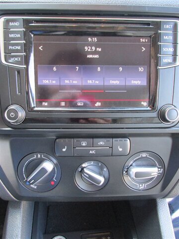 Used 2017 Volkswagen Jetta SE FWD image 21