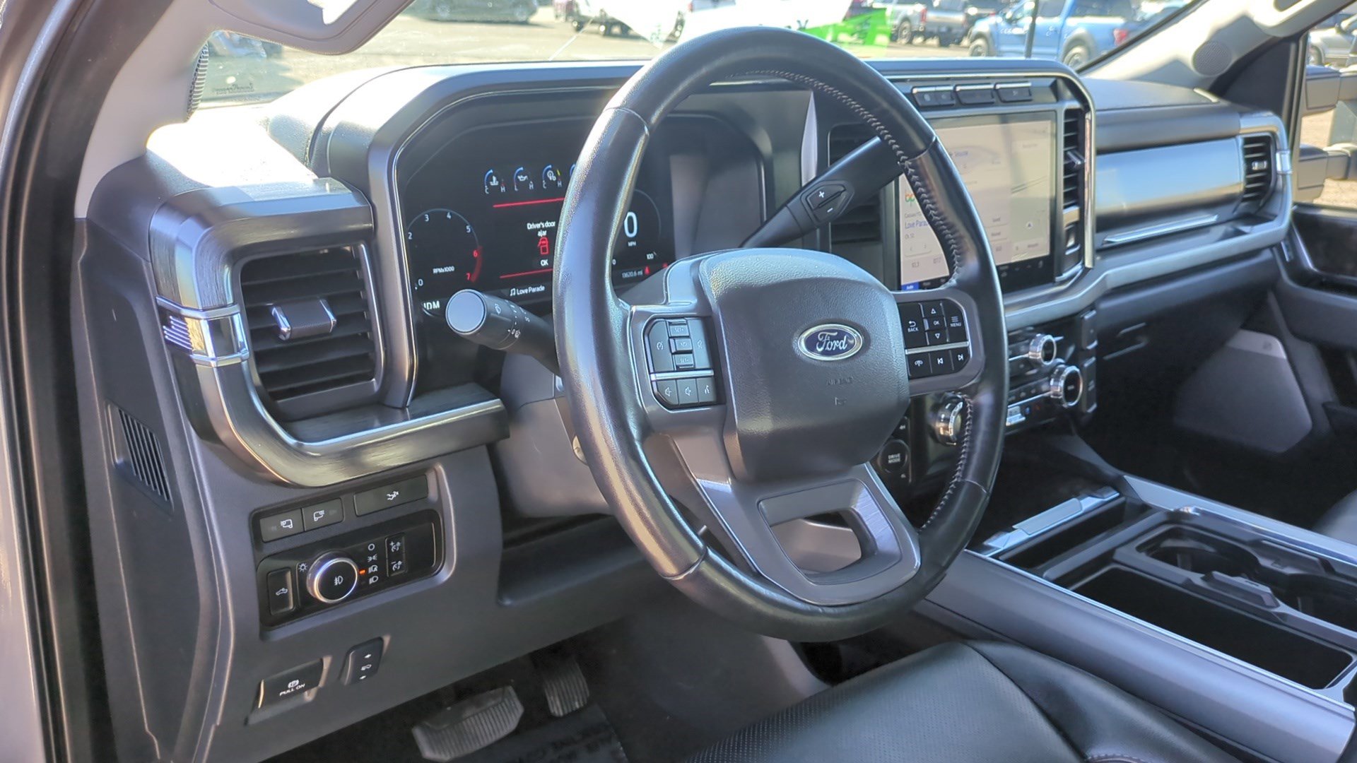 Used 2024 Ford F350 Lariat image 13