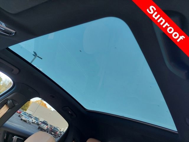 Used 2023 Porsche Cayenne Platinum Edition image 11