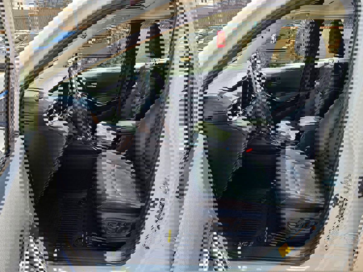 Used 2020 Toyota Corolla XLE FWD image 20