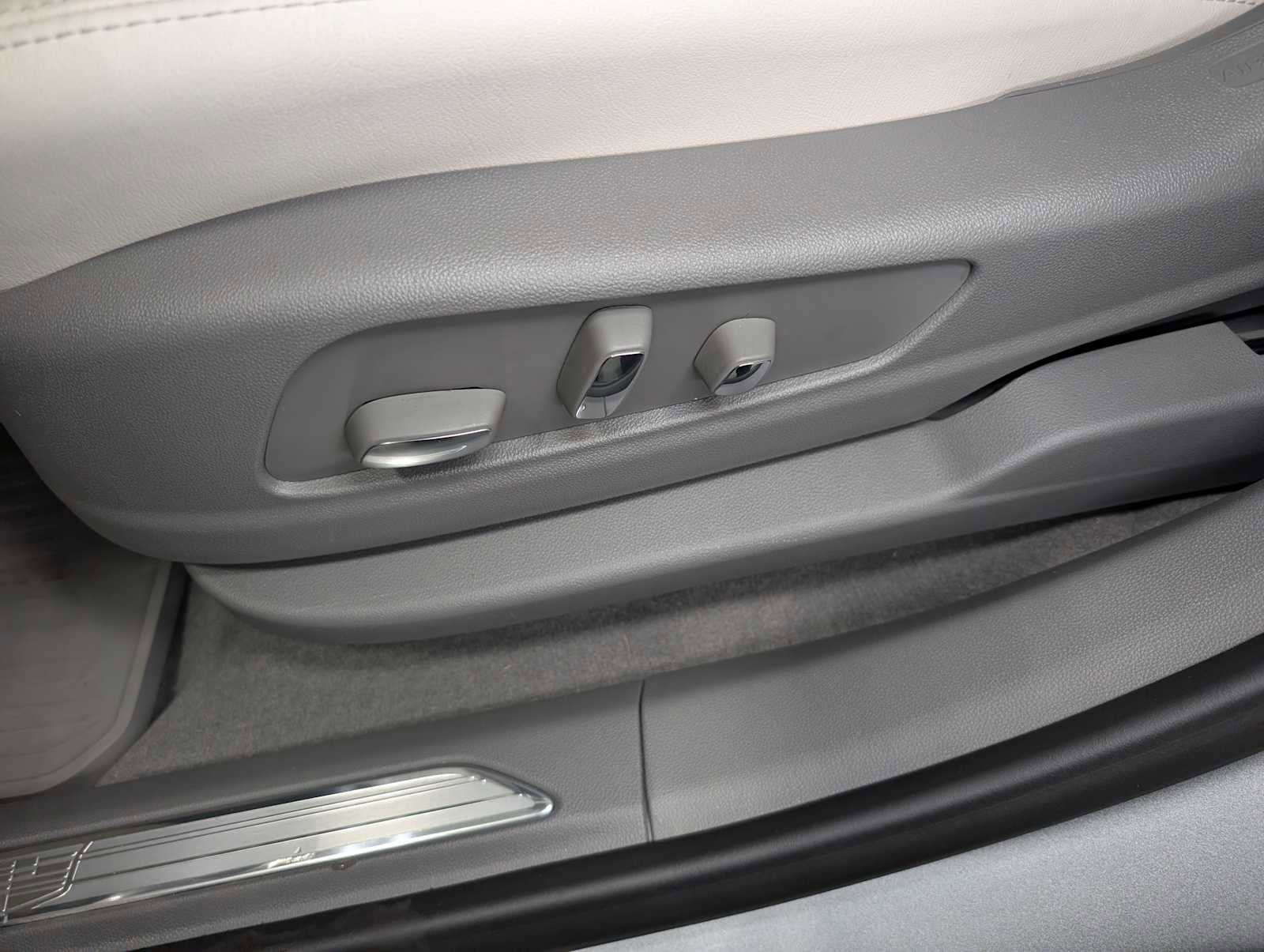 New 2026 Cadillac XT5 Premium Luxury w/ Driver Assist Package AWD/4WD image 33