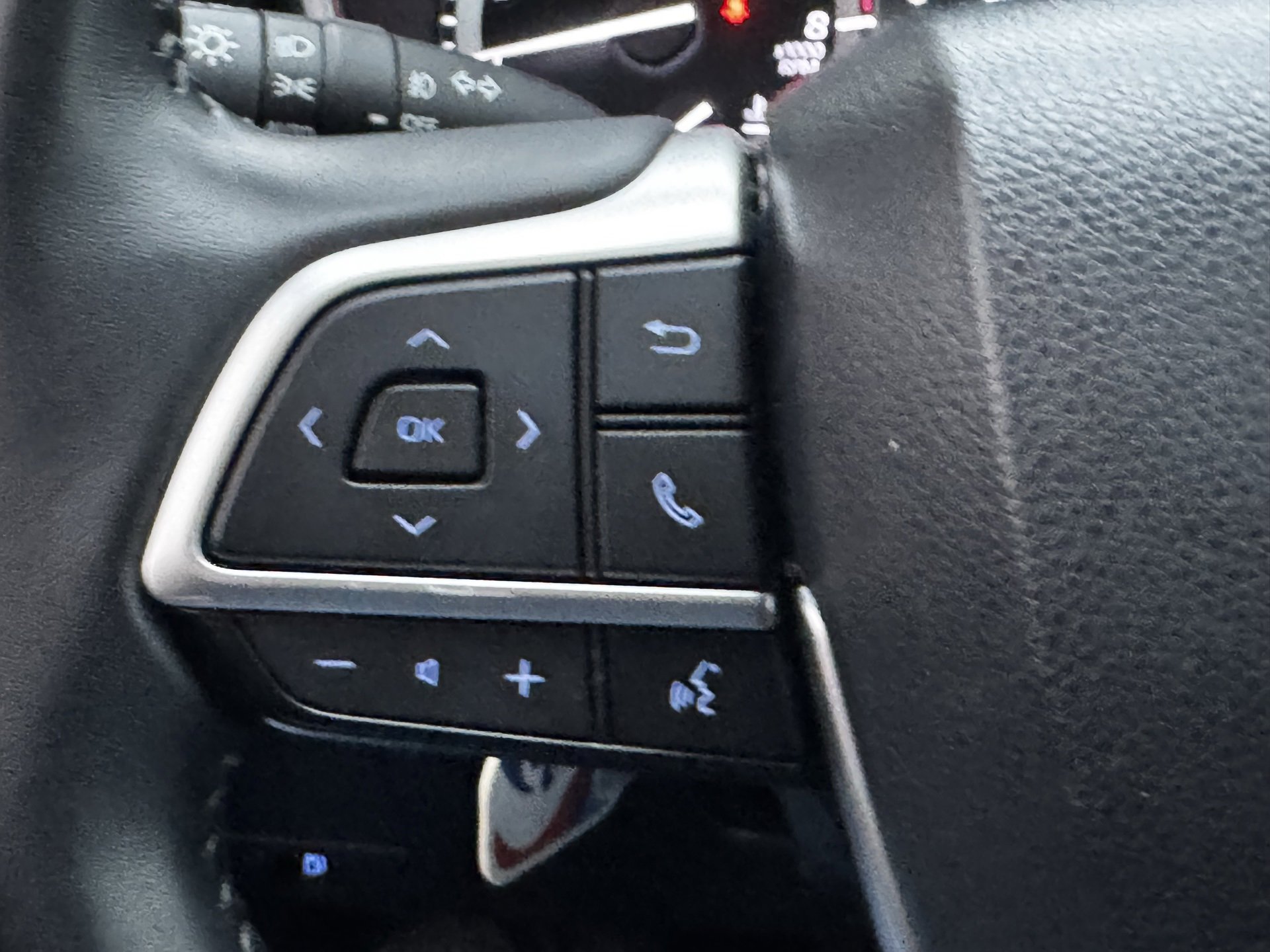 Used 2022 Toyota Highlander XLE image 24