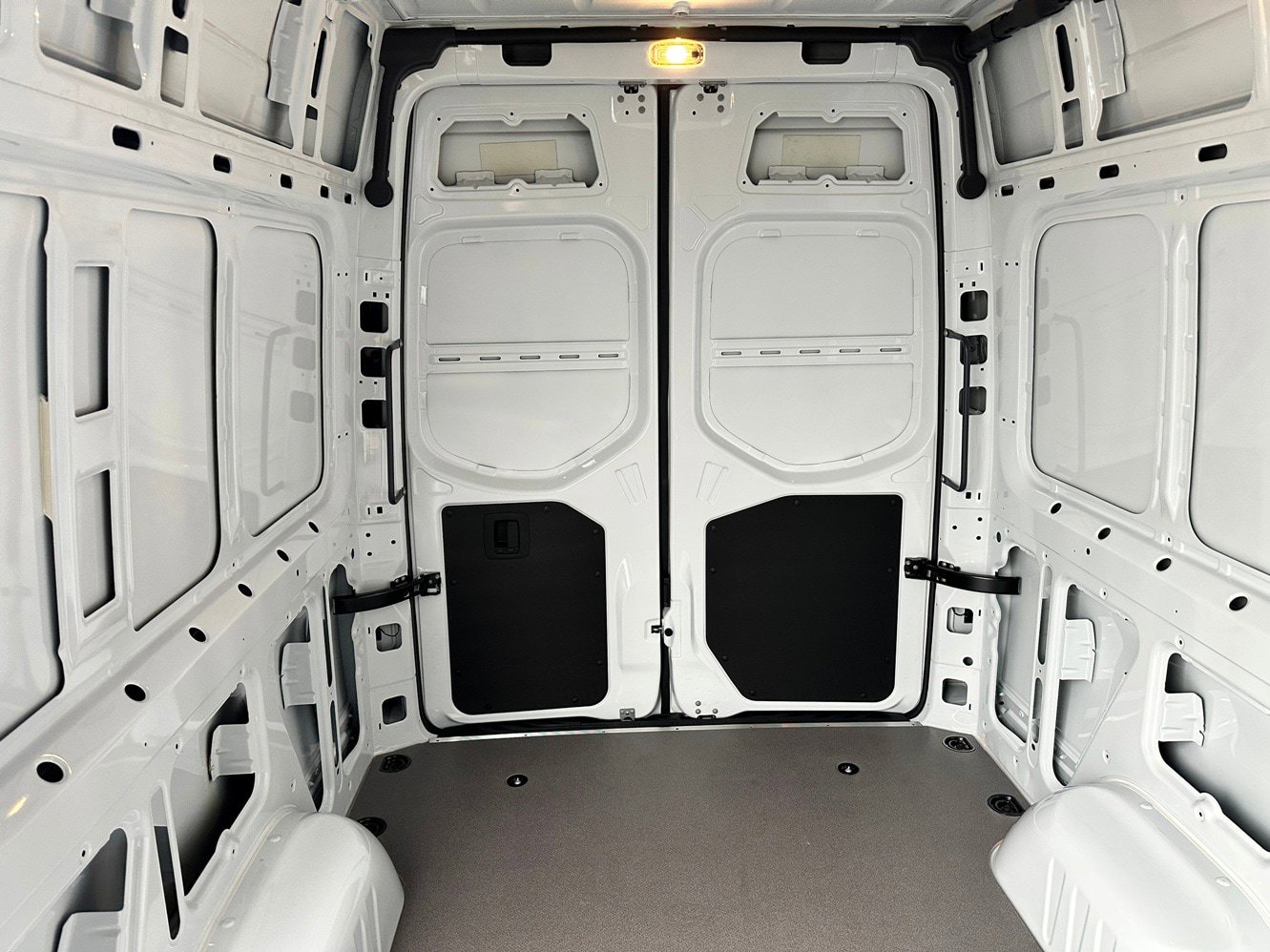 Used 2025 Mercedes-Benz Sprinter 2500 image 20
