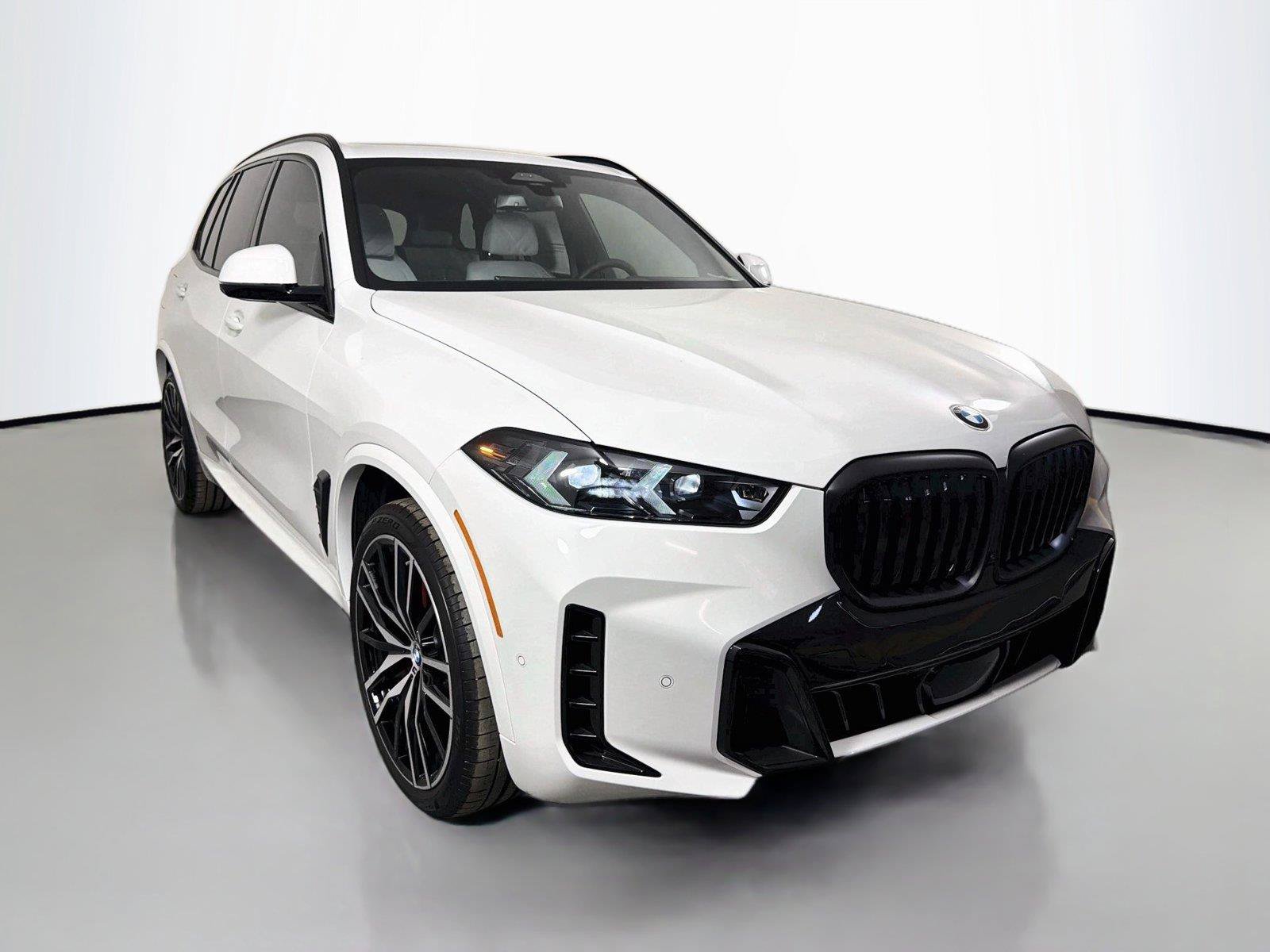 New 2026 BMW X5 xDrive40i w/ M Sport Package AWD/4WD image 3