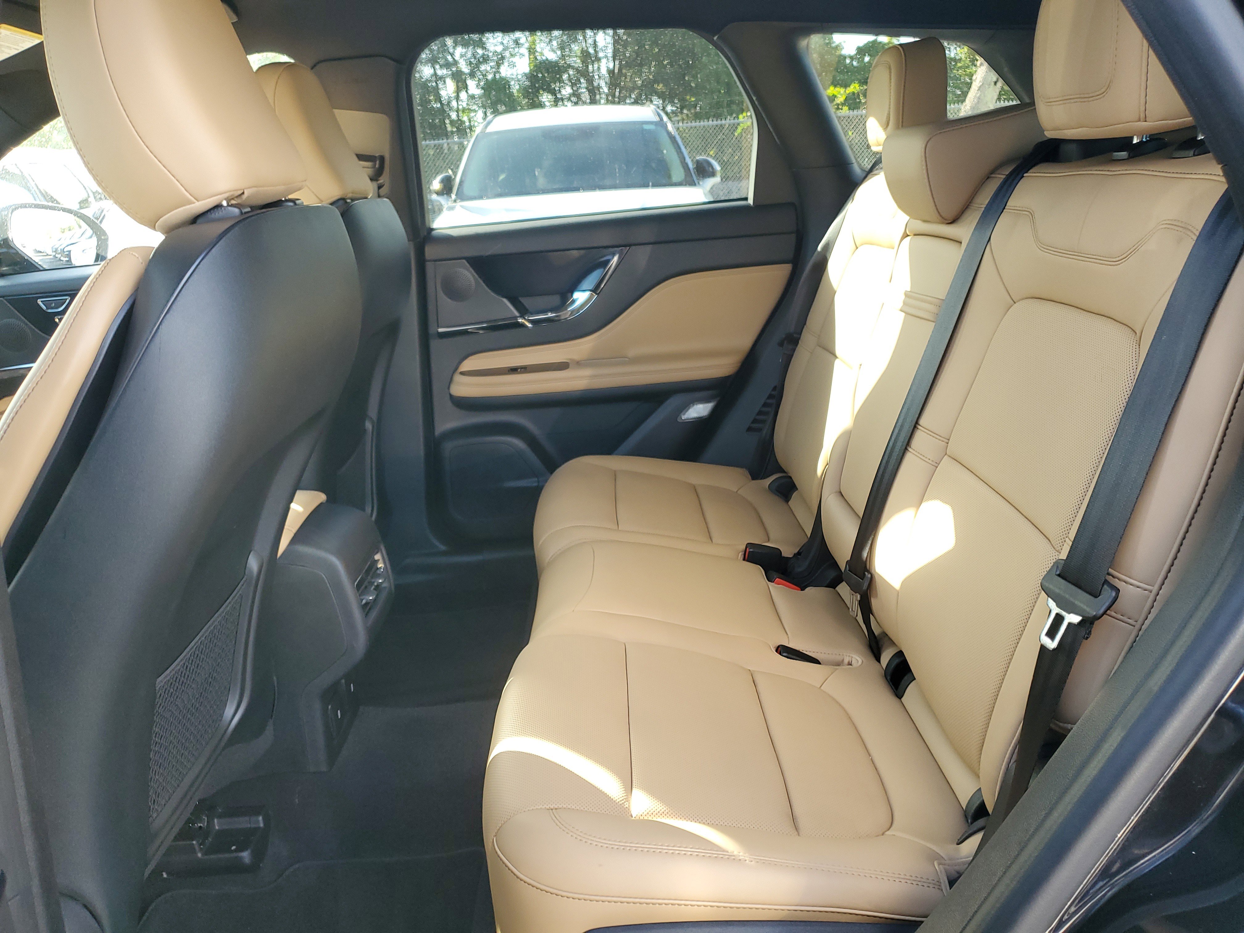 Certified 2023 Lincoln Corsair Reserve image 10