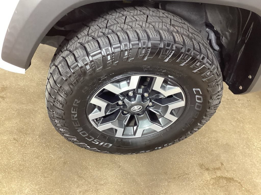 Used 2021 Toyota Tacoma TRD Off-Road w/ Advanced Technology Package AWD/4WD image 23