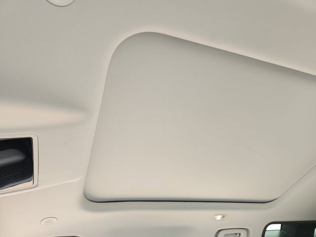 New 2026 Land Rover Defender 110 X-Dynamic SE AWD/4WD image 18