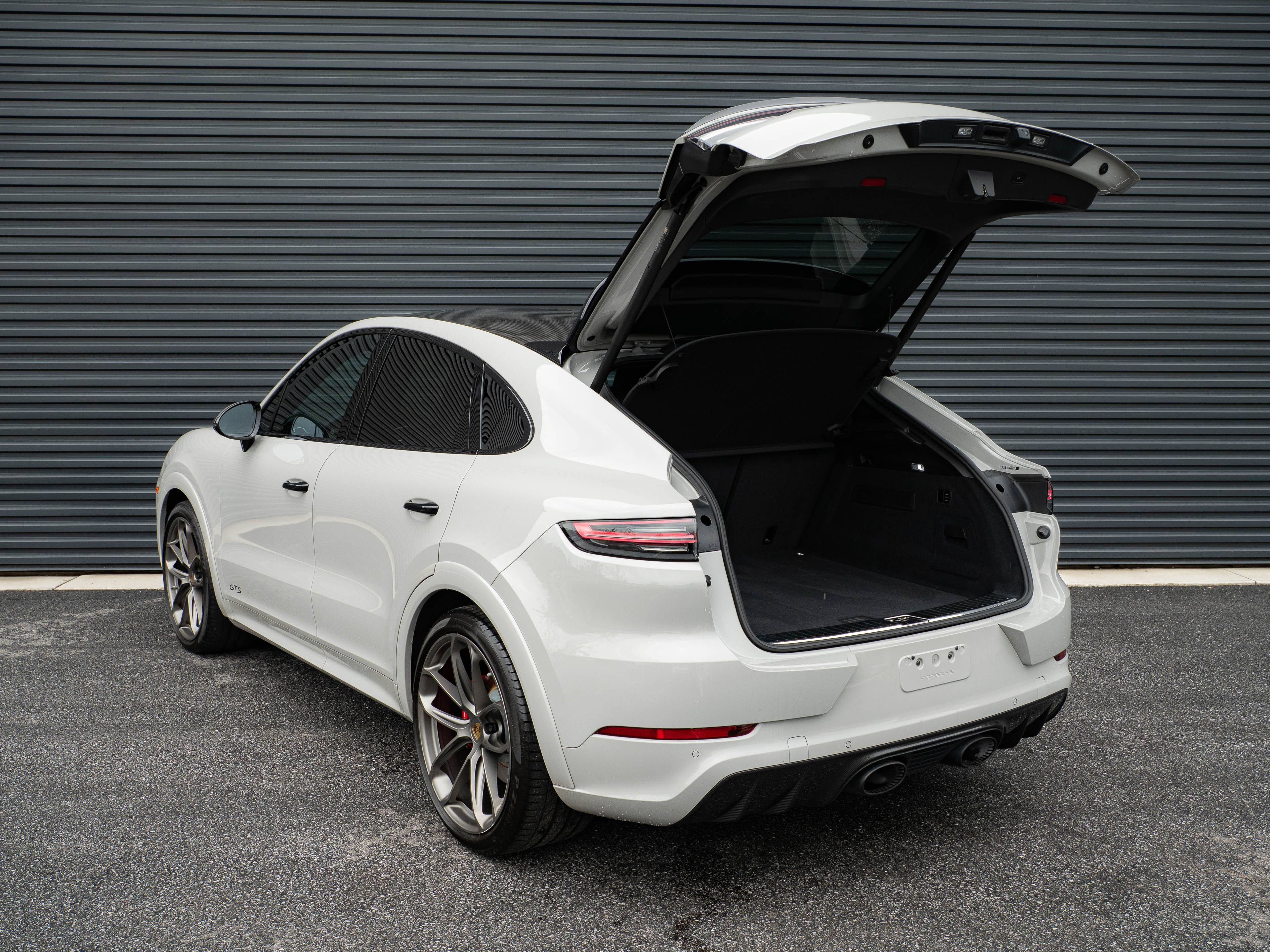 Used 2023 Porsche Cayenne GTS AWD/4WD image 30