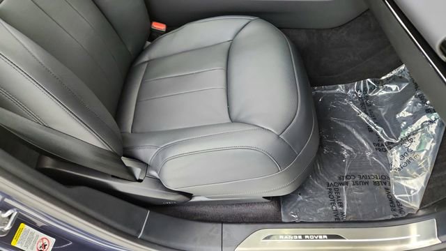Used 2025 Land Rover Range Rover Sport SE image 24