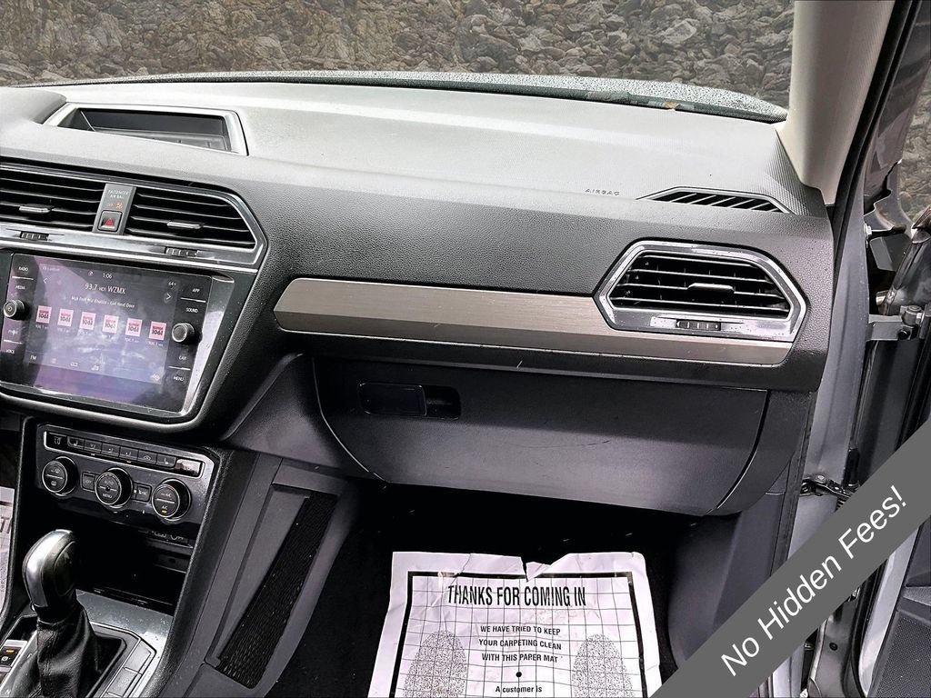 Used 2020 Volkswagen Tiguan SE w/ Panoramic Sunroof Package AWD/4WD image 14