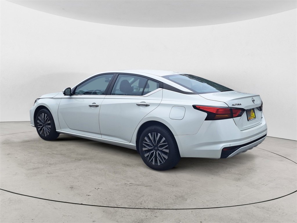 Used 2023 Nissan Altima 2.5 SV image 5