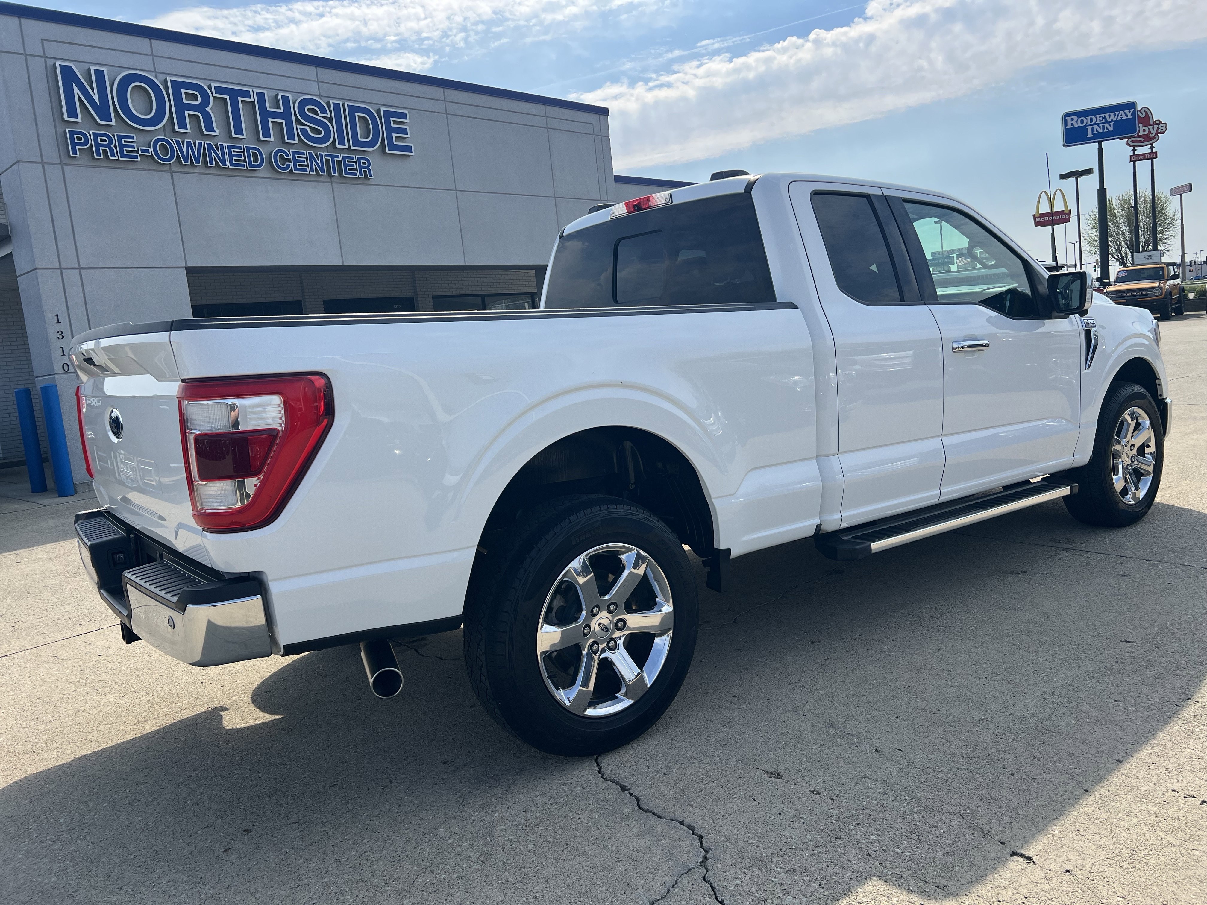 Used 2022 Ford F150 Lariat image 9