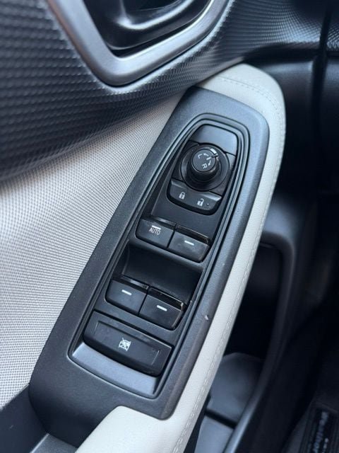 Used 2023 Subaru Forester AWD/4WD image 18
