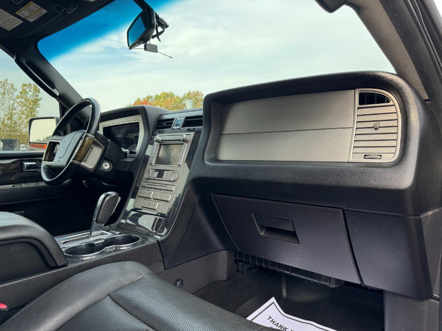 Used 2010 Lincoln Navigator 4WD image 21