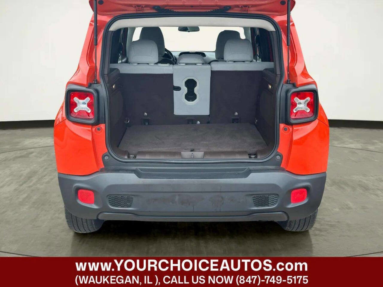 Used 2015 Jeep Renegade Latitude w/ Popular Equipment Group image 10