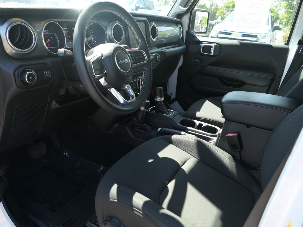 Used 2023 Jeep Wrangler Unlimited Sahara w/ LED Lighting Group AWD/4WD image 11