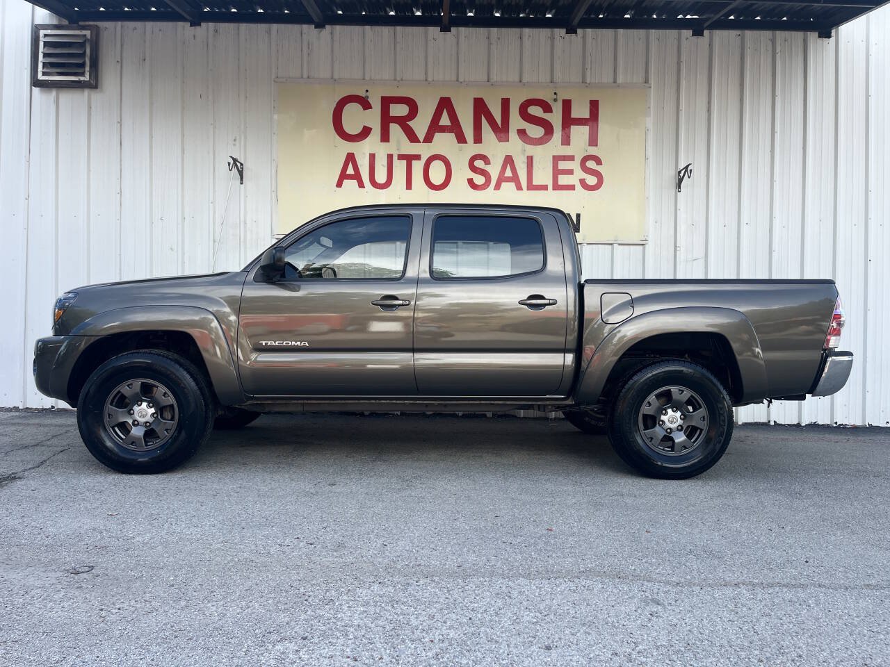 Used 2010 Toyota Tacoma PreRunner RWD image 3