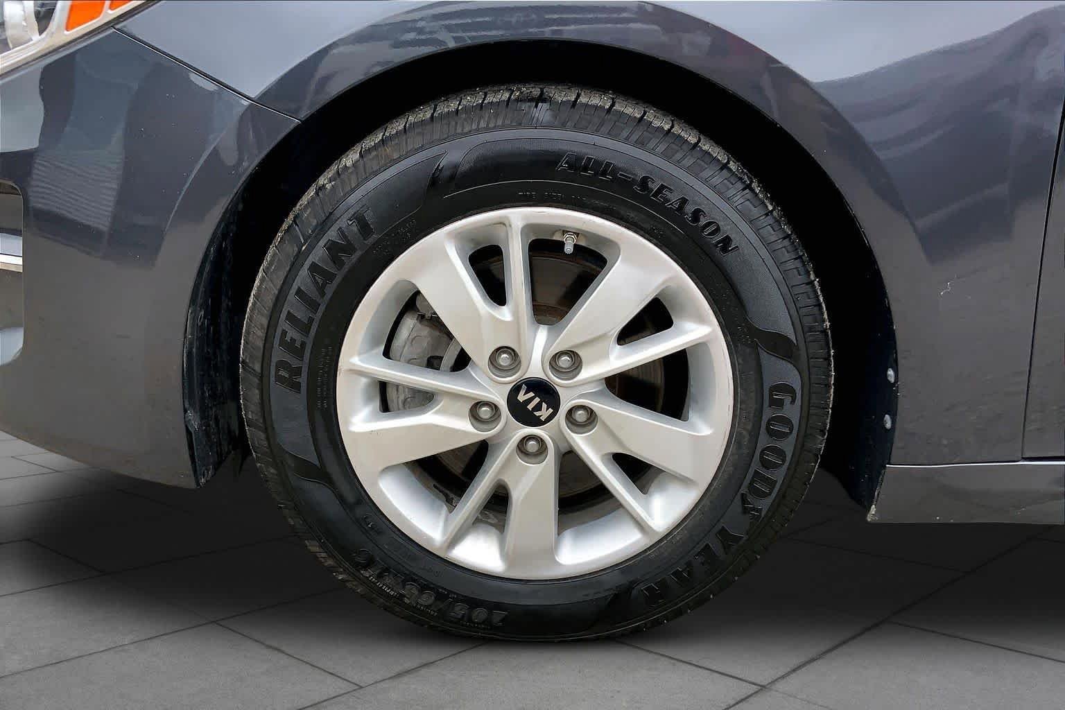 Used 2018 Kia Optima LX FWD image 10