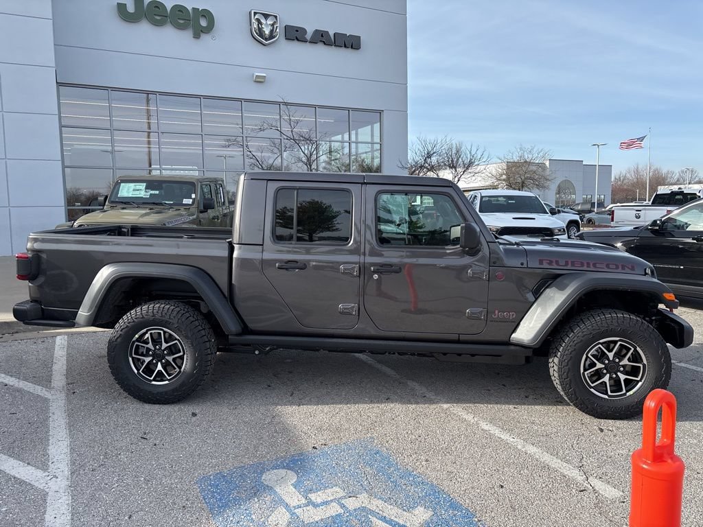 New 2026 Jeep Gladiator Rubicon w/ Steel Power Dome Hood Package AWD/4WD image 33