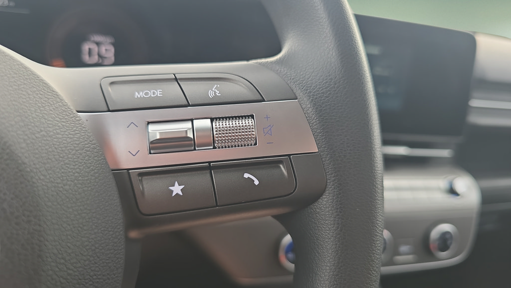 New 2026 Hyundai Kona SE FWD image 24