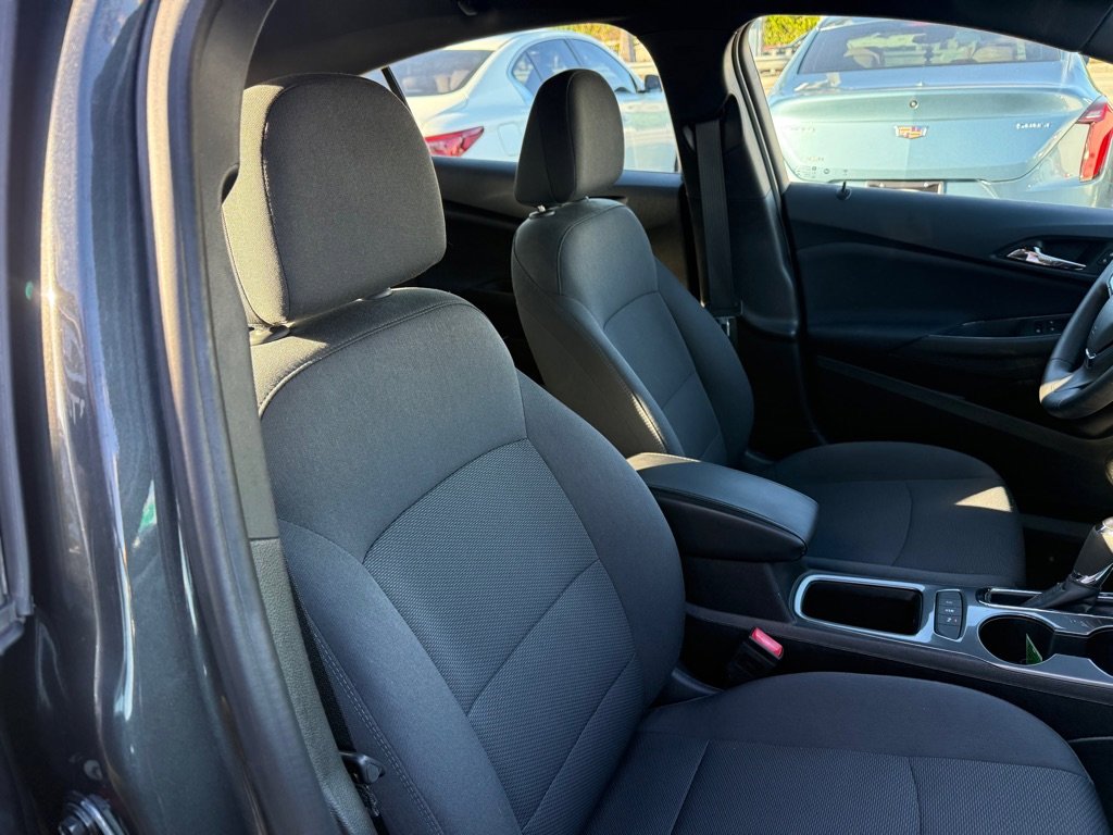 Used 2019 Chevrolet Cruze LT w/ Convenience Package image 31