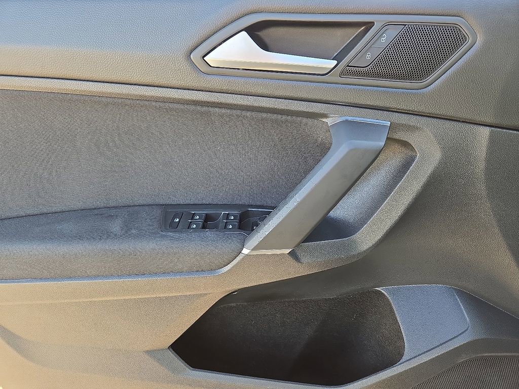 Used 2020 Volkswagen Tiguan S image 20