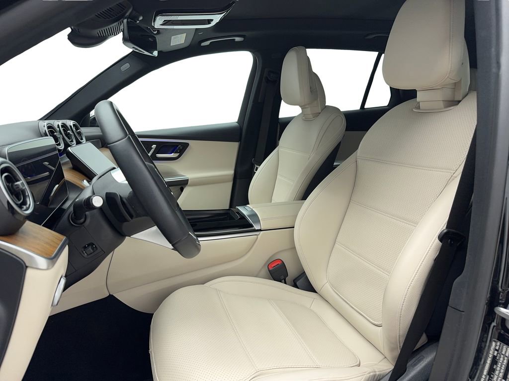 Used 2024 Mercedes-Benz GLC 300 image 42