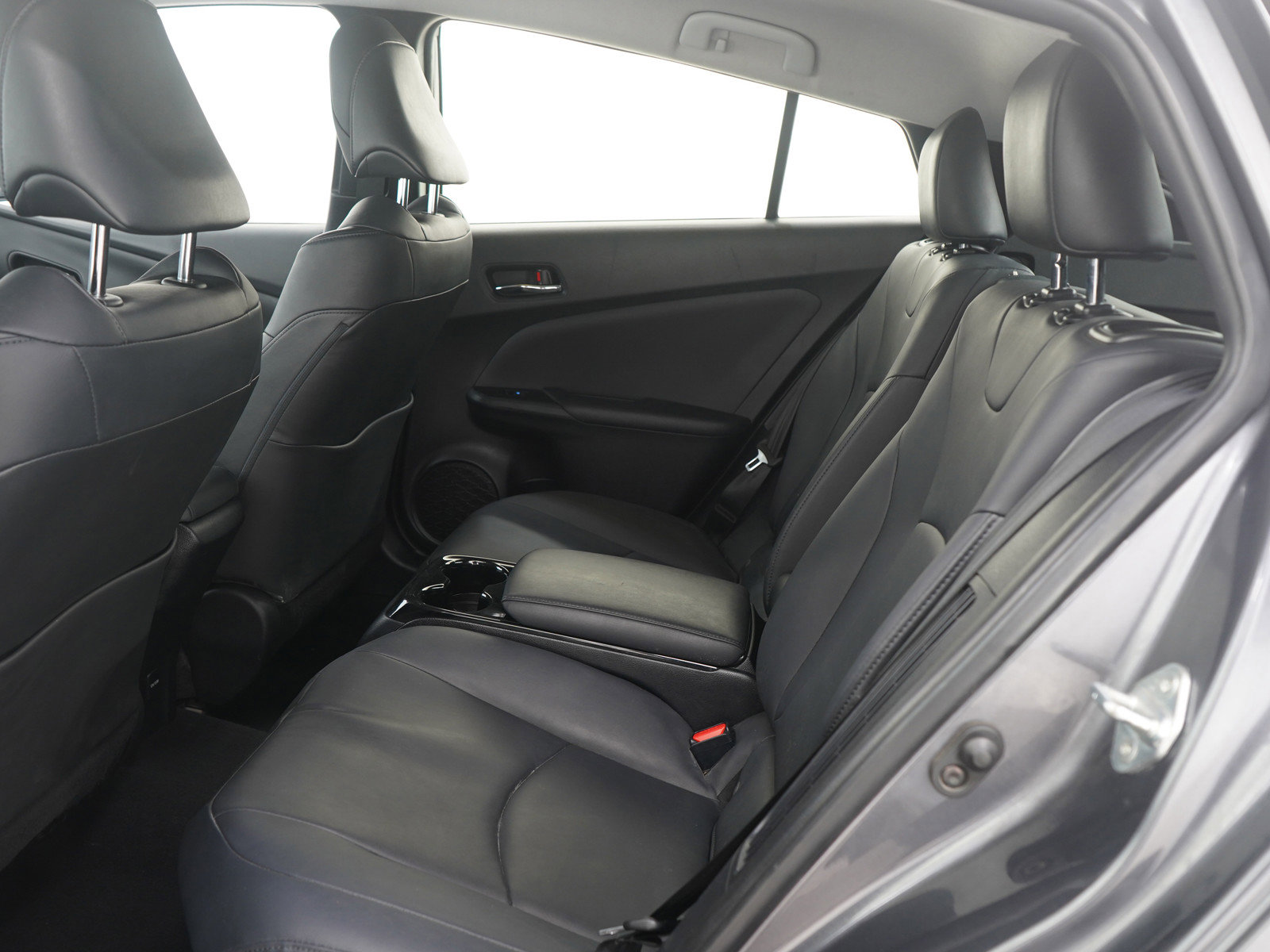 Used 2017 Toyota Prius Prime Premium image 14