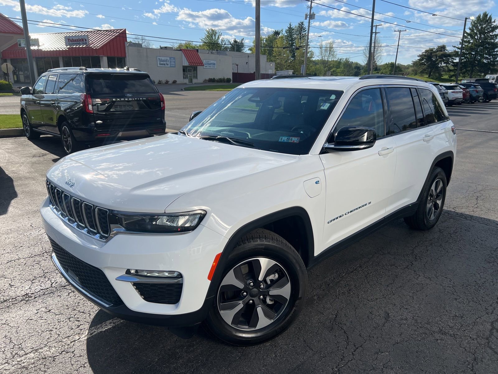 Used 2024 Jeep Grand Cherokee Limited 4xe AWD/4WD image 17
