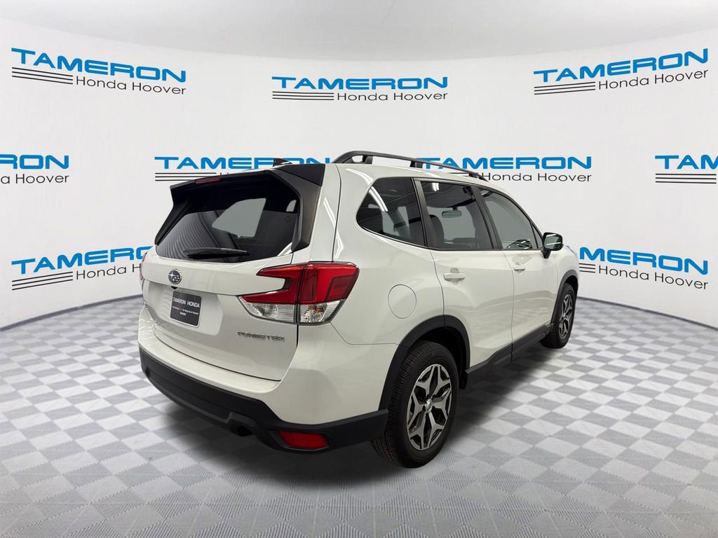 Used 2024 Subaru Forester Premium image 5