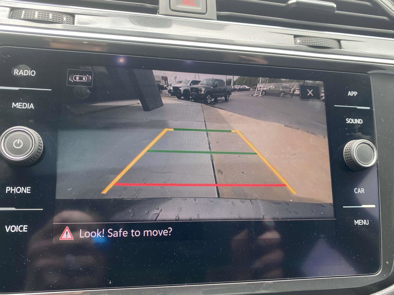 Used 2021 Volkswagen Tiguan S image 22