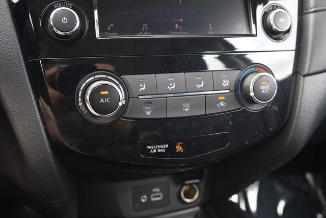 Used 2018 Nissan Rogue S FWD image 18