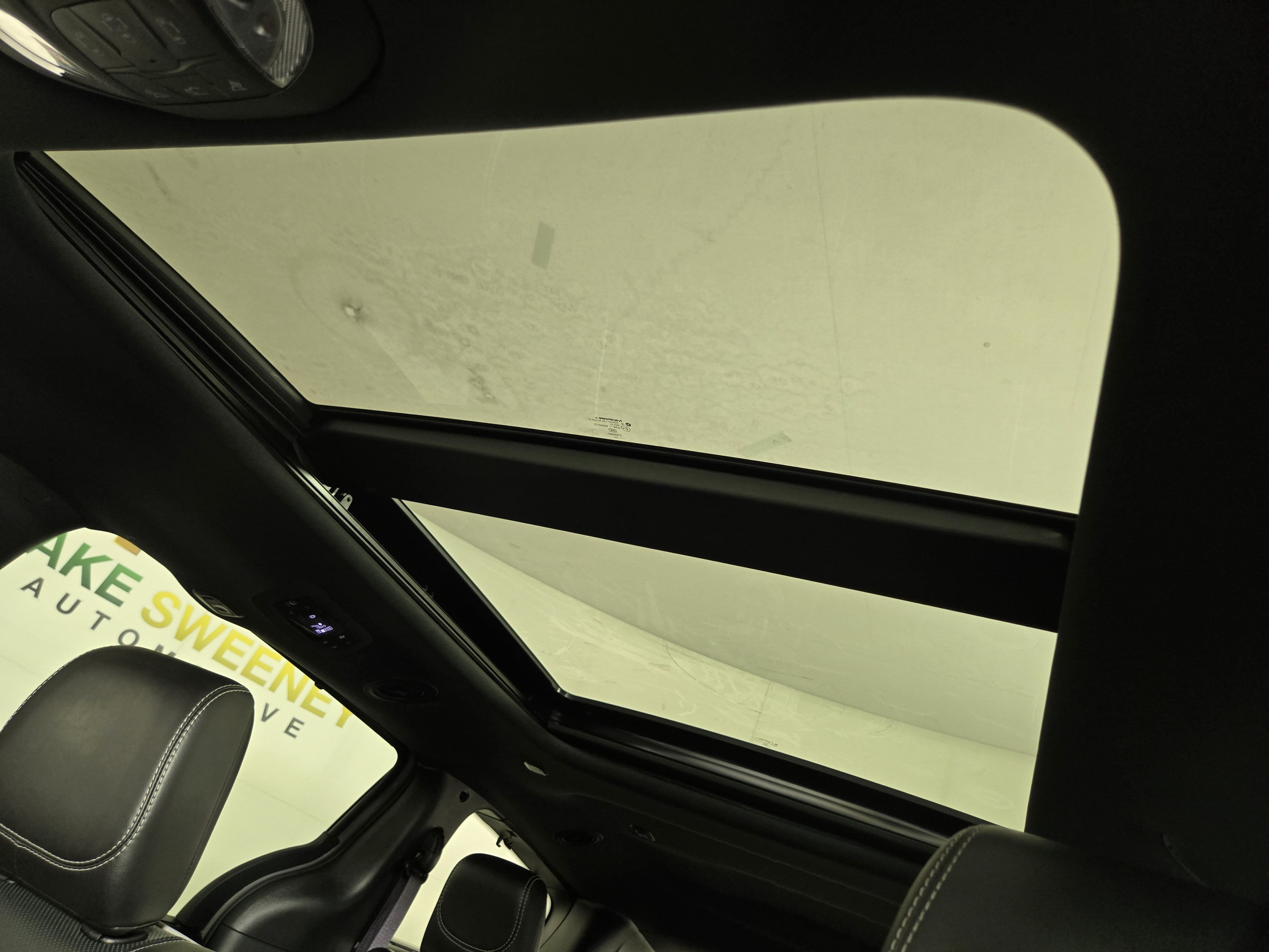 Used 2025 Chrysler Pacifica Limited FWD image 24
