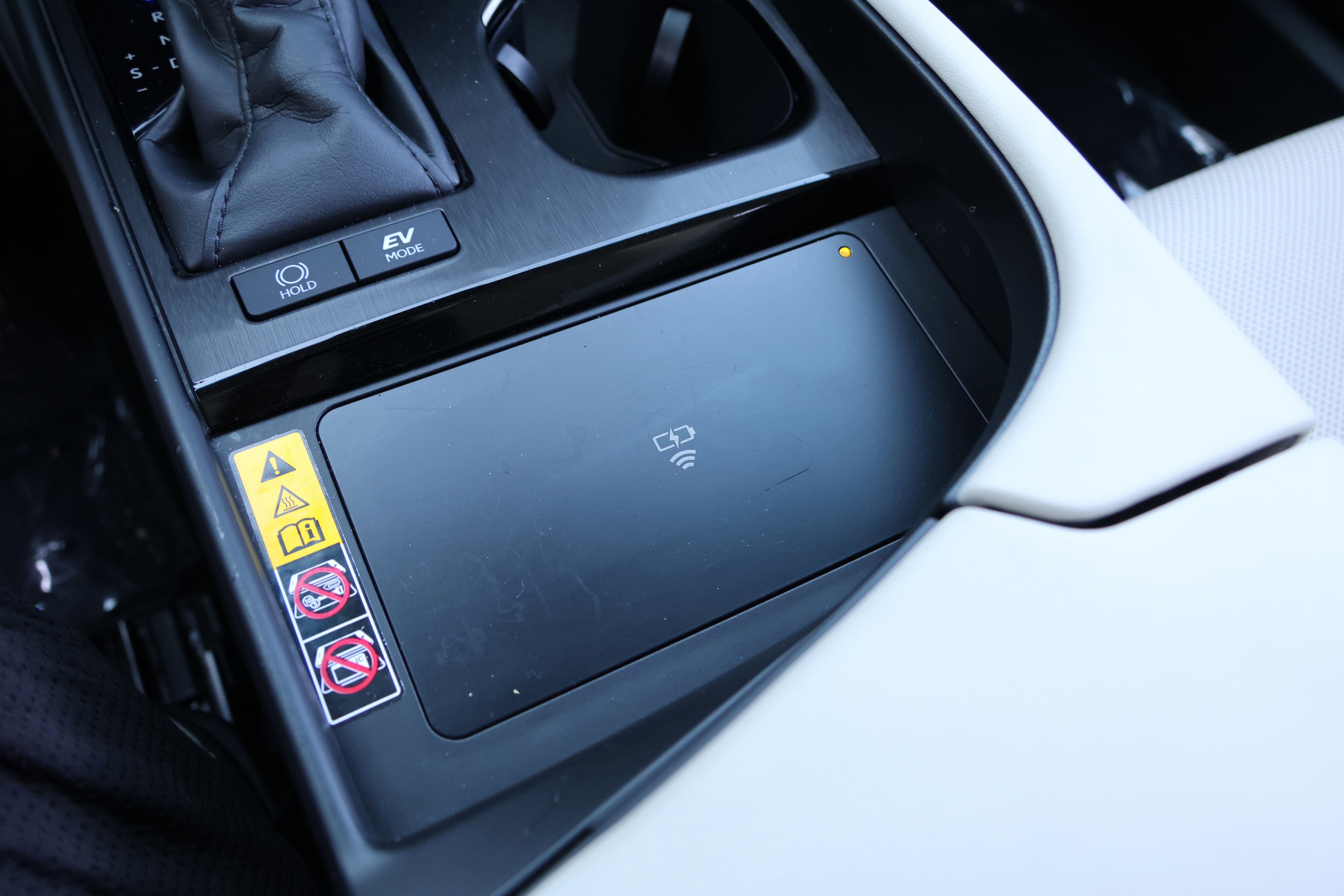 Used 2025 Lexus ES 300h w/ Premium Package image 28