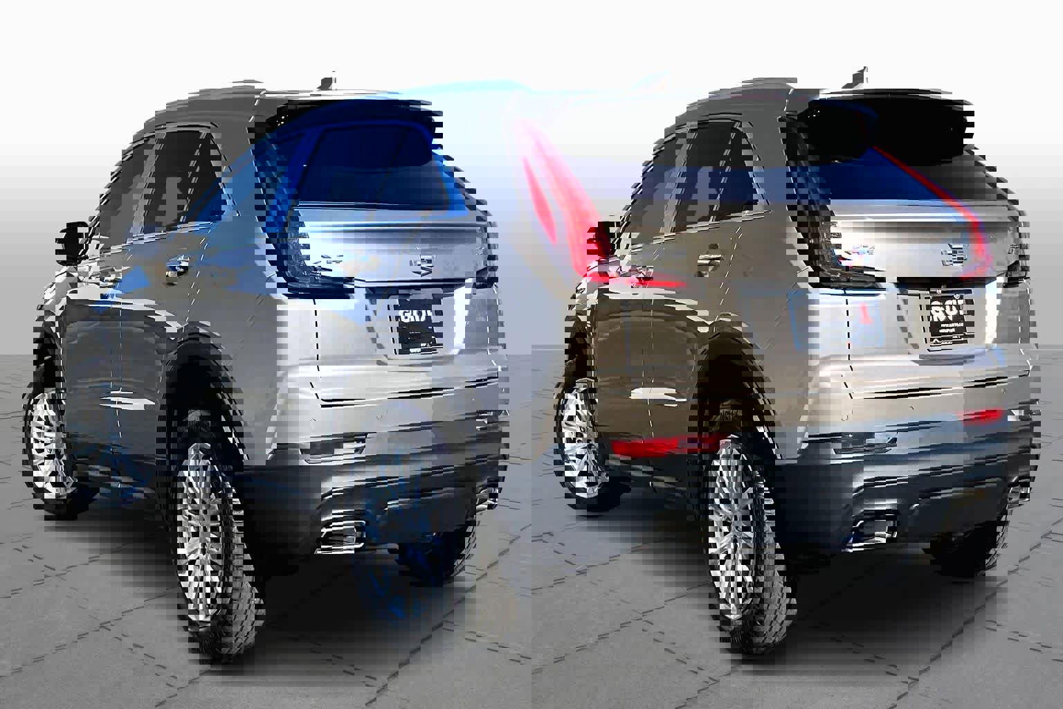 Used 2023 Cadillac XT4 Luxury w/ Cold Weather Package image 12