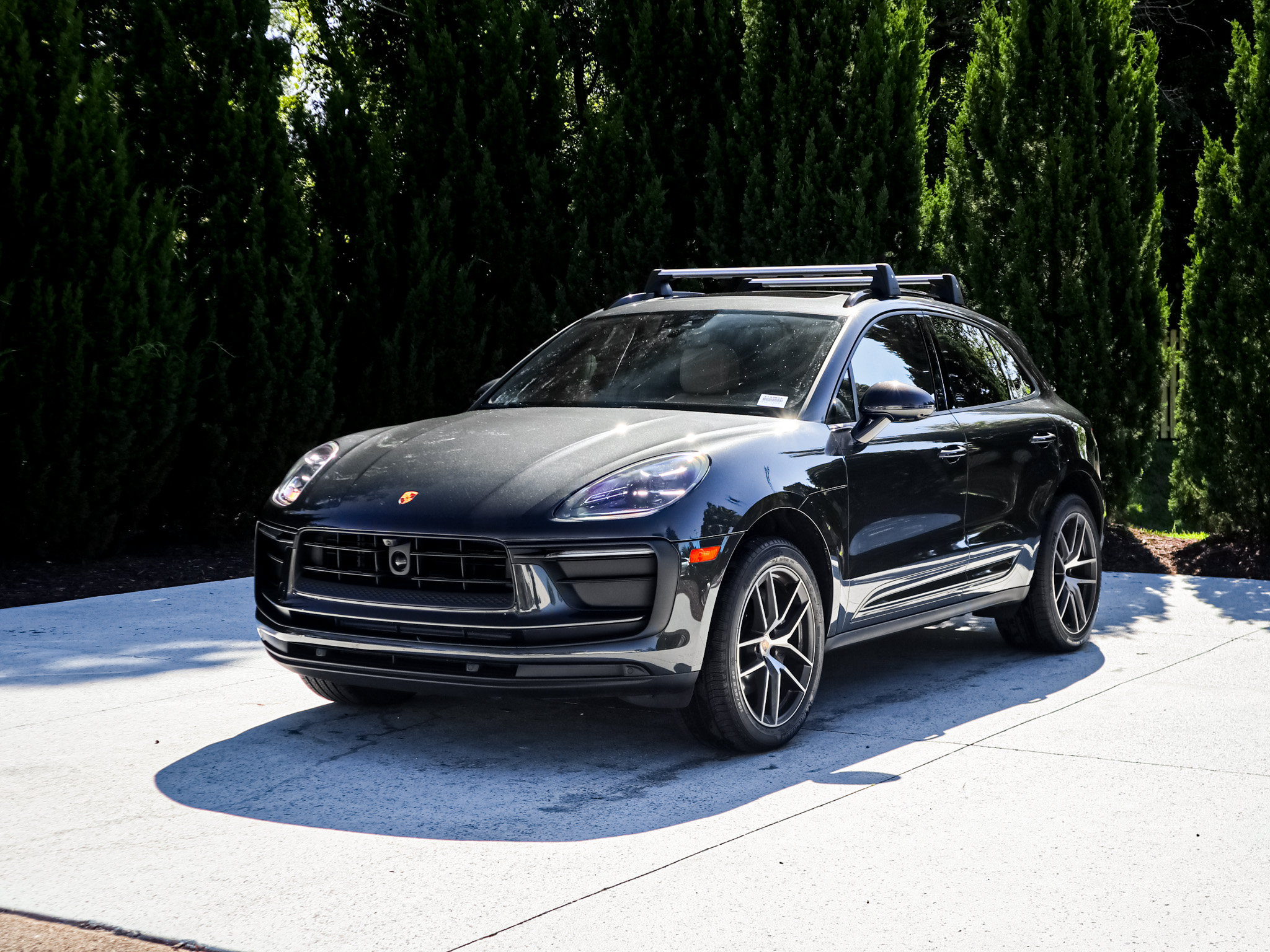 Used 2025 Porsche Macan AWD/4WD image 5