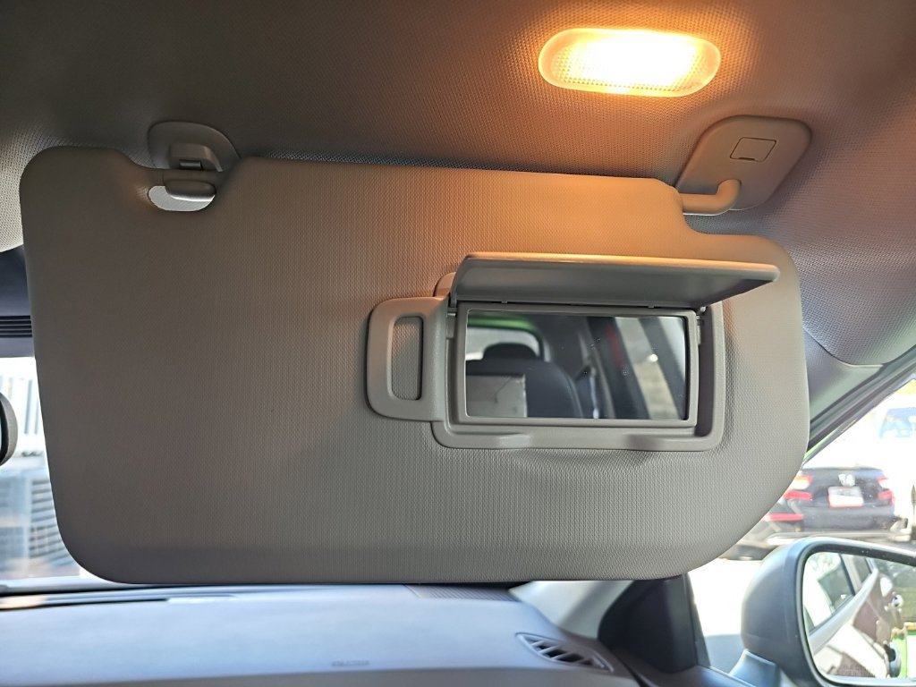 Used 2023 Nissan Rogue S AWD/4WD image 29