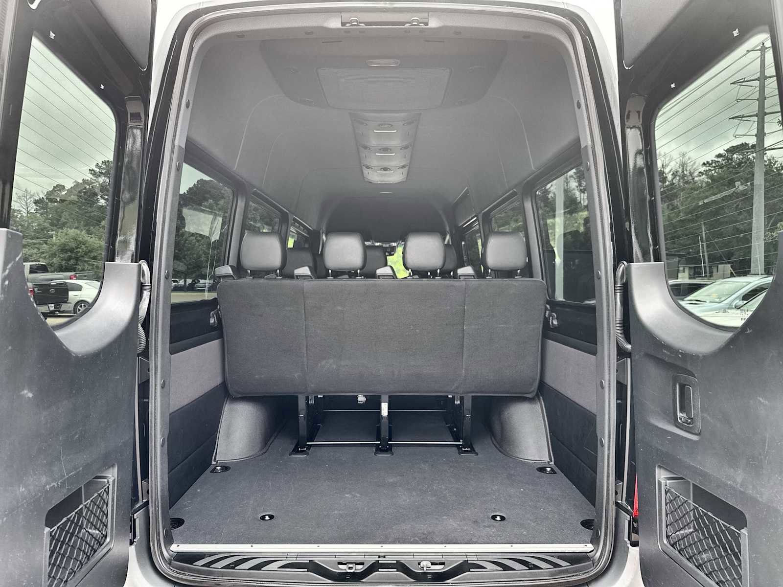 Used 2023 Mercedes-Benz Sprinter 2500 image 17