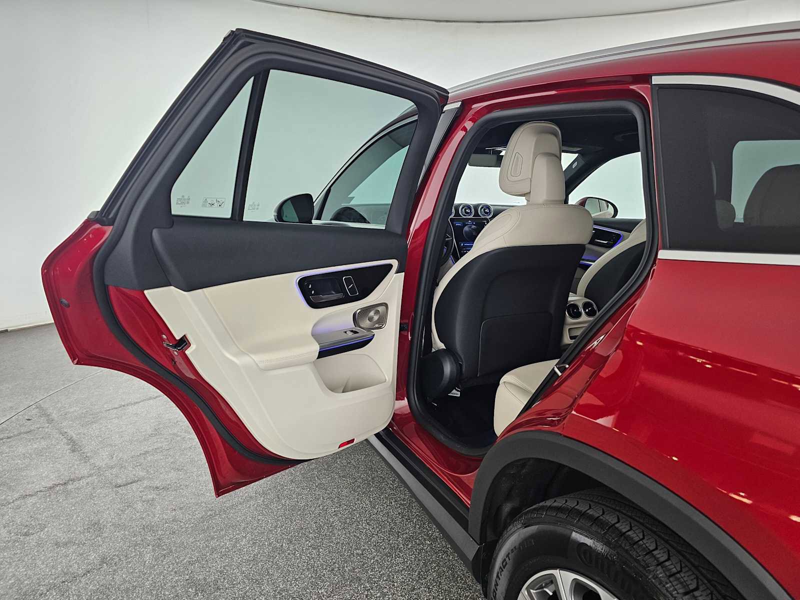 Certified 2025 Mercedes-Benz GLC 300 image 17