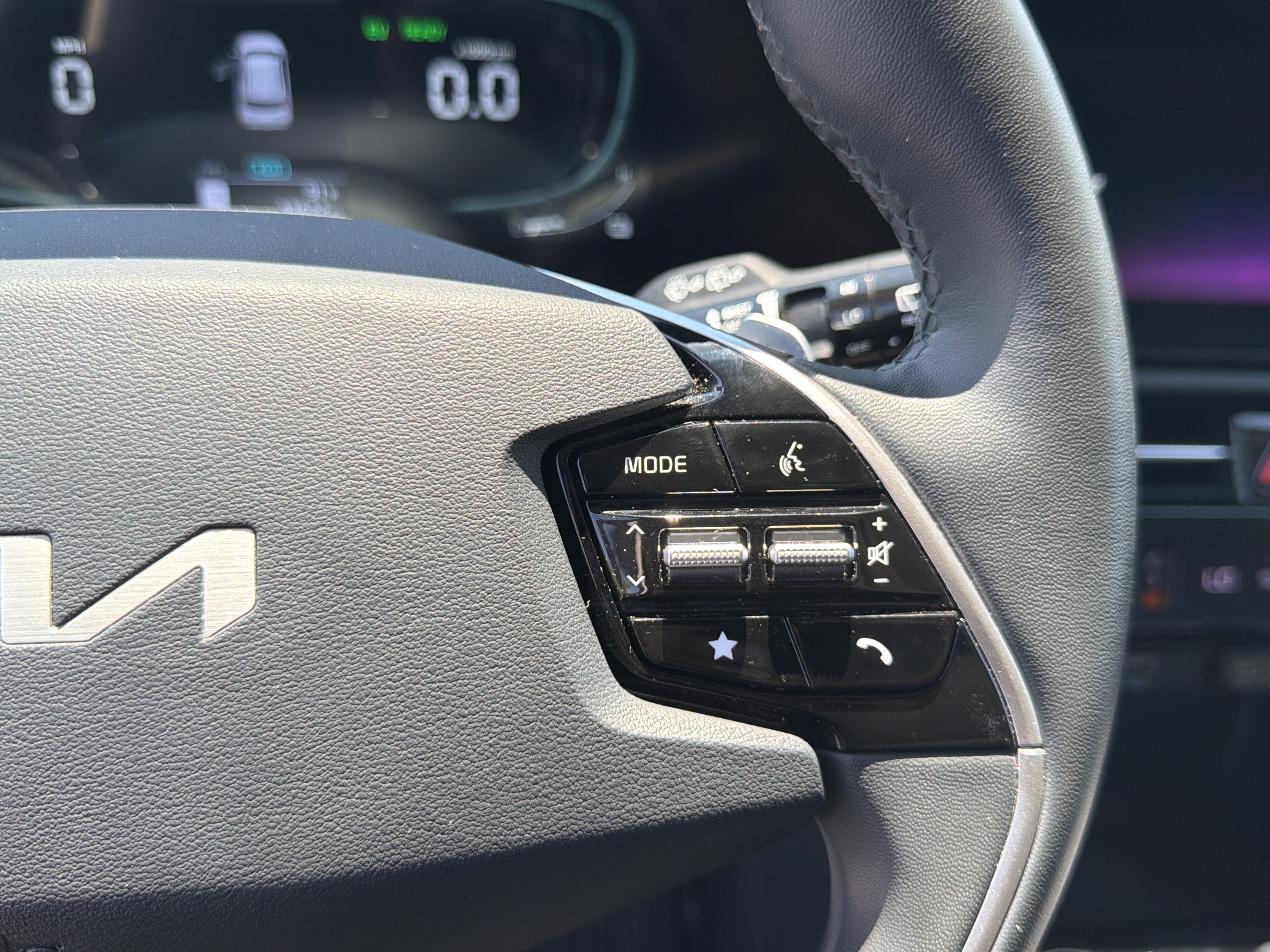 Used 2023 Kia Niro SX Touring FWD image 32