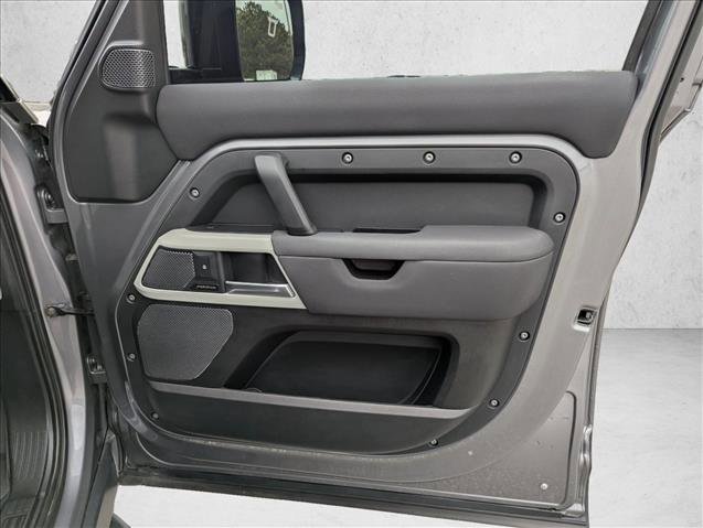 Used 2022 Land Rover Defender 110 S image 26