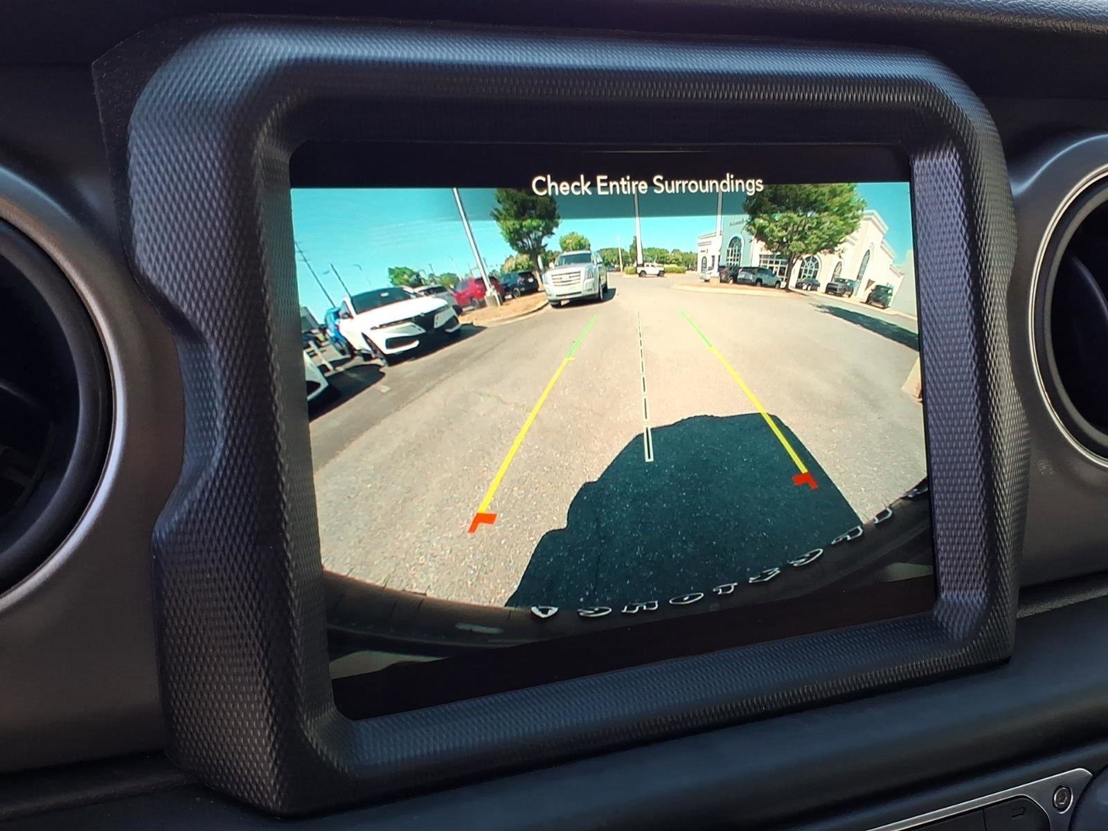 Used 2023 Jeep Wrangler Unlimited w/ Cold Weather Group AWD/4WD image 4