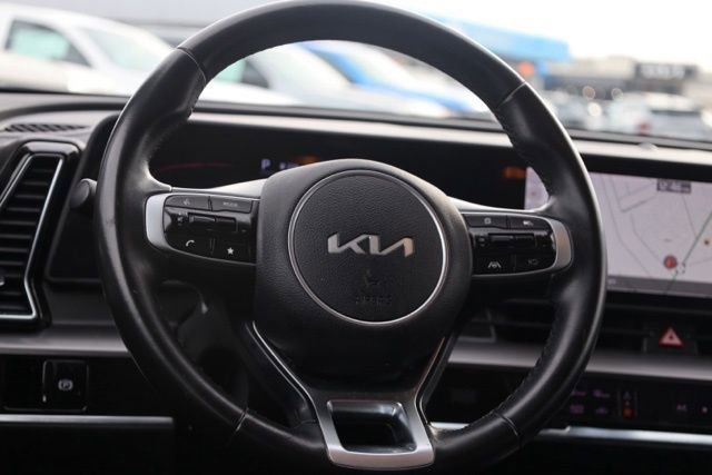 Used 2023 Kia Sportage EX image 2