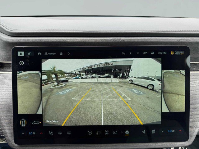 Used 2024 Rivian R1S Adventure image 33