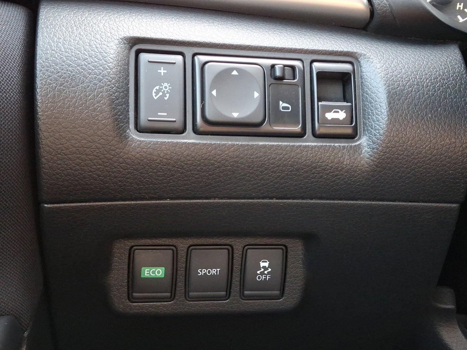 Used 2018 Nissan Sentra SV image 25